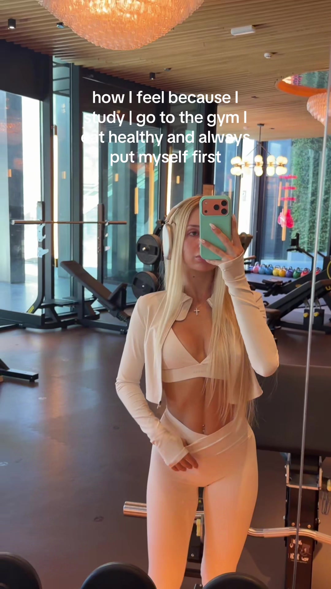 @Aurora Blondie