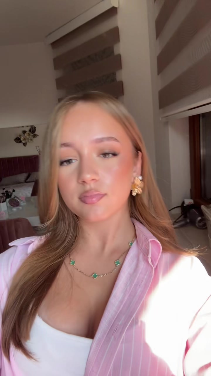 @𑣲𝐃