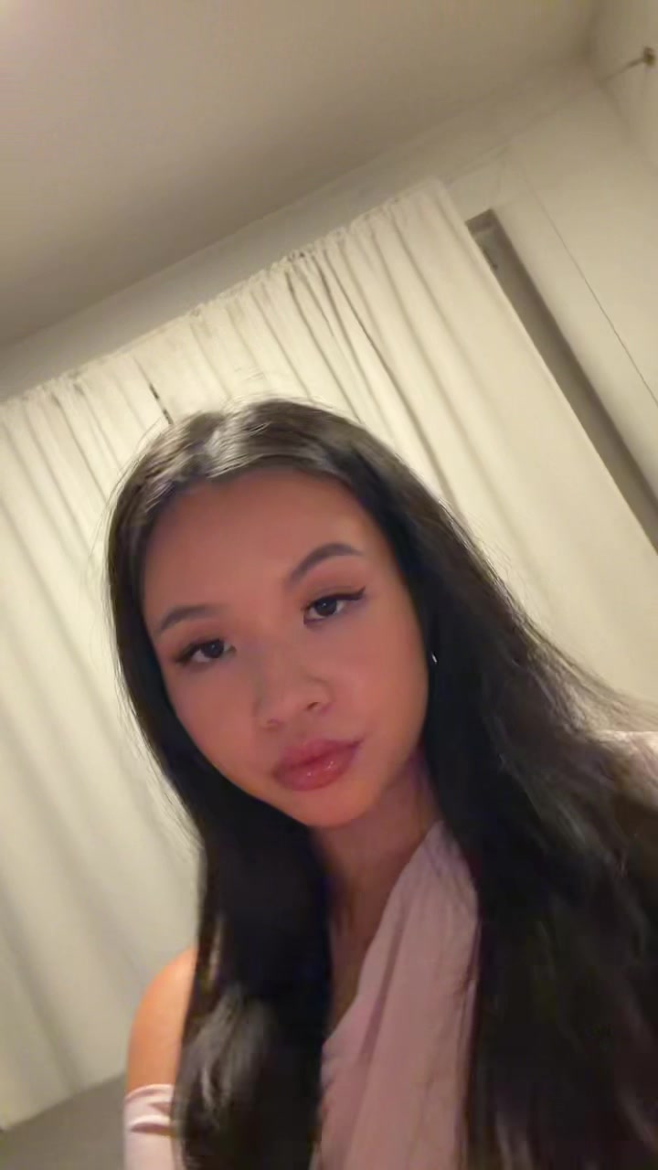 @linhngy_