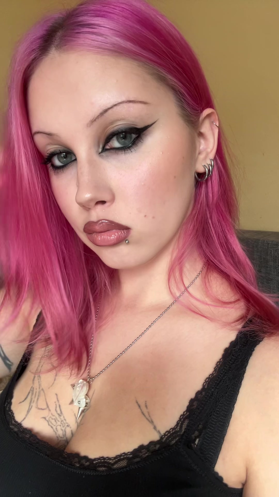 @4everw1tch