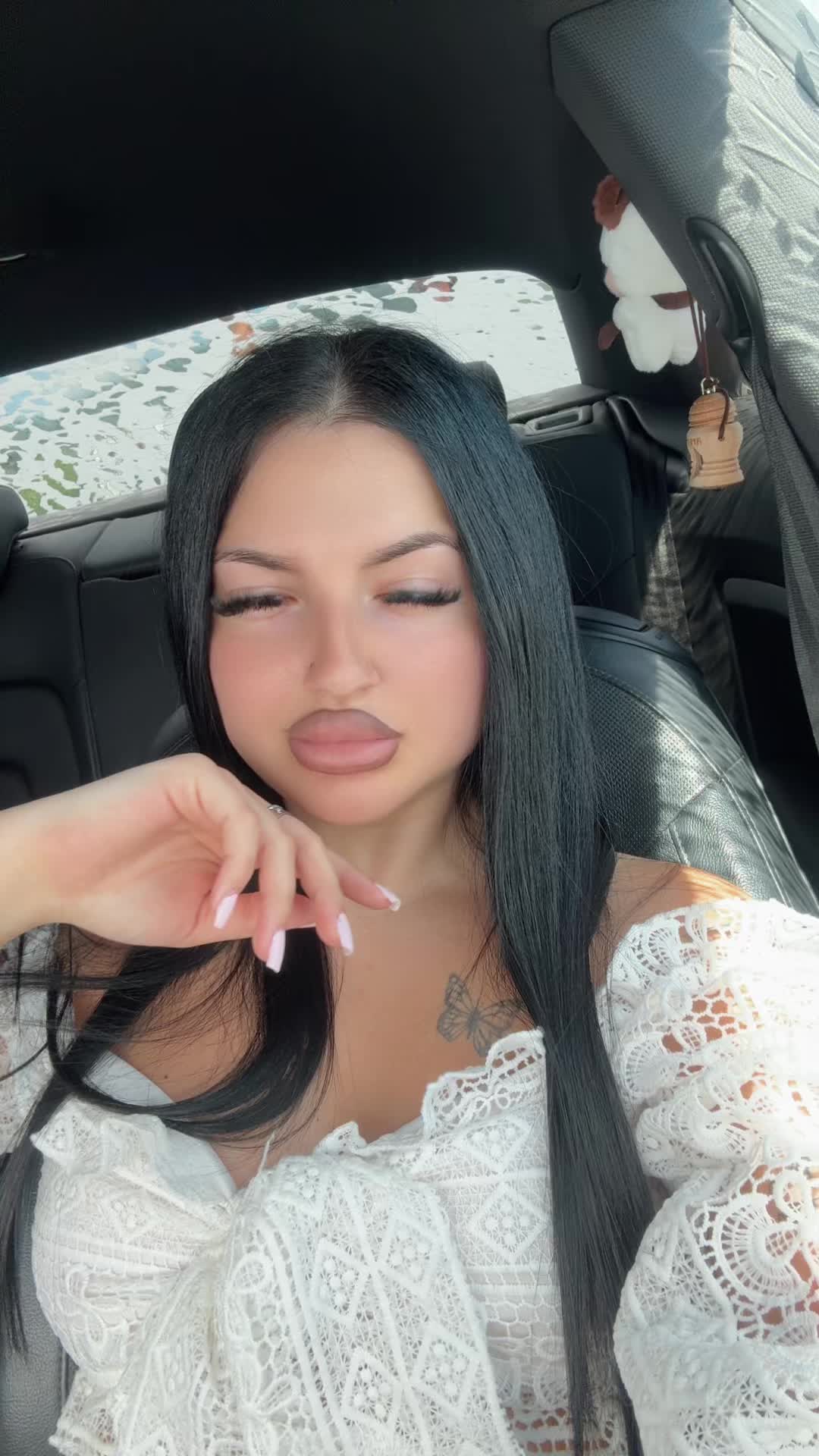 @Ioanasmicalll