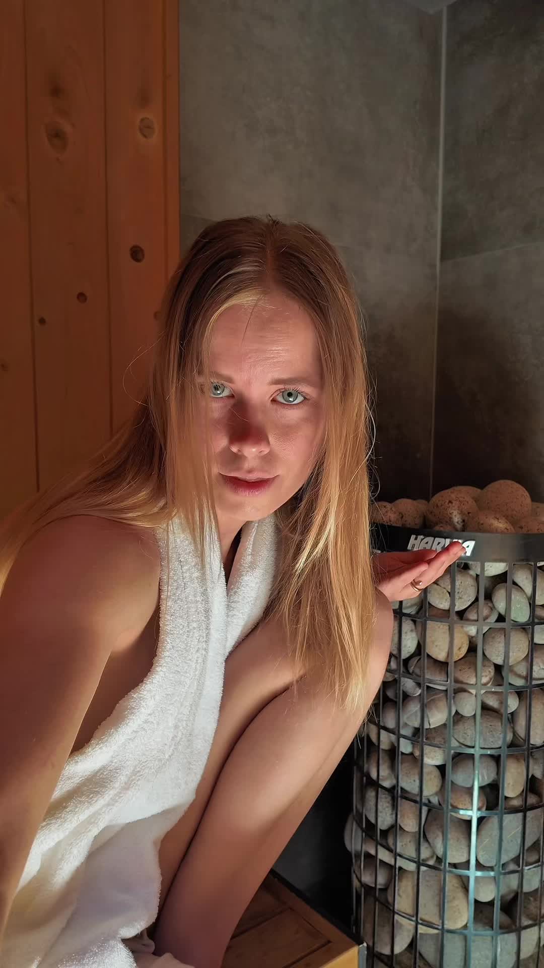 @Nina in Sauna