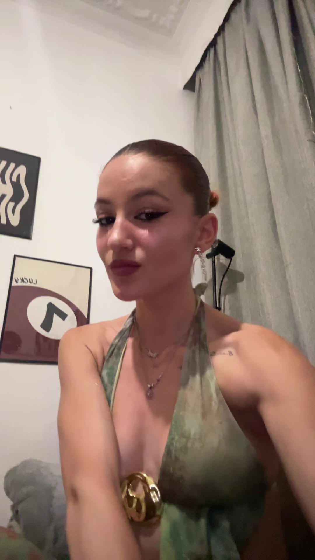 @👩🏼&zwj;🦰