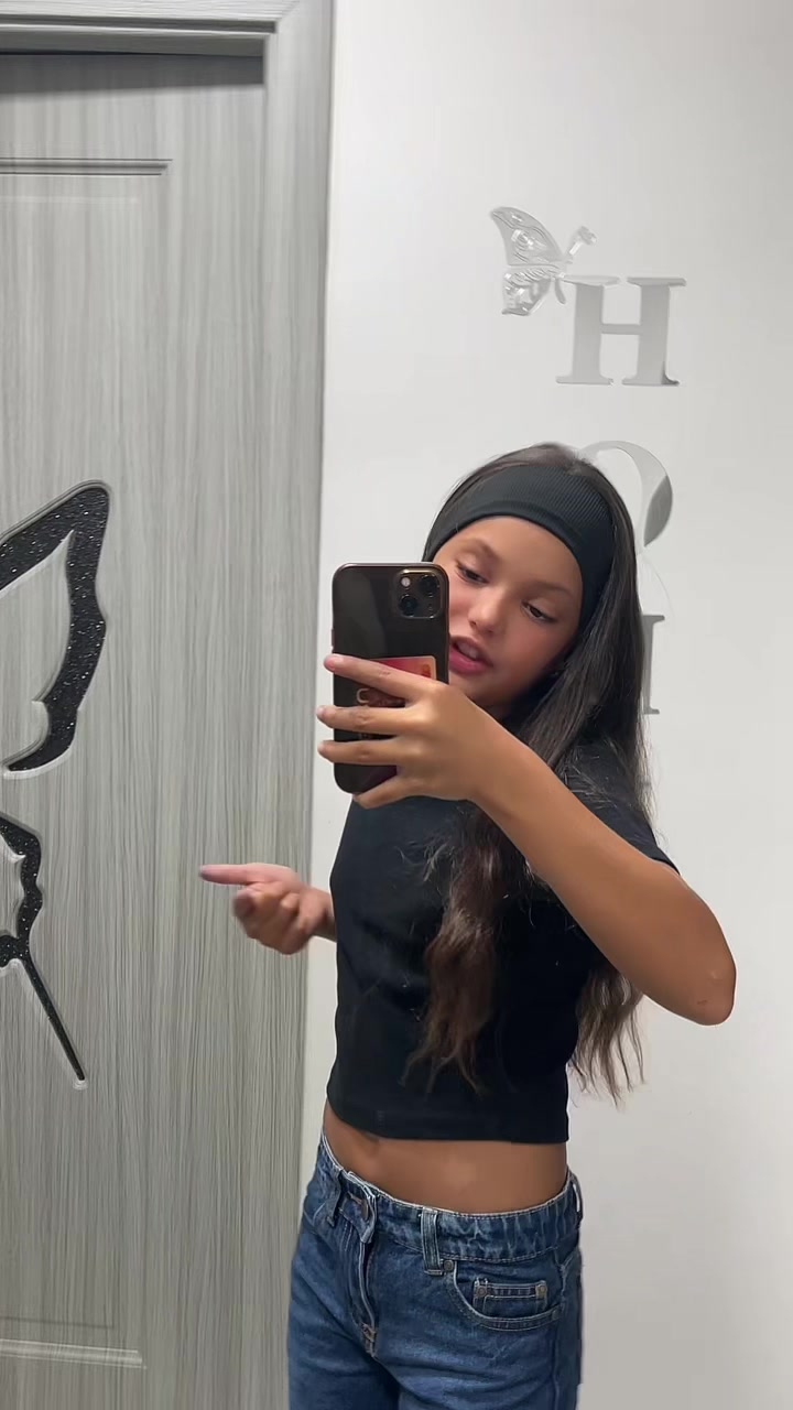 @𝑴𝒆𝒍𝒊𝒔𝒂🦋