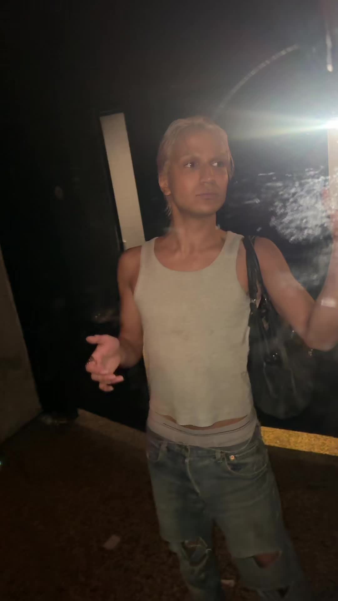 @<333