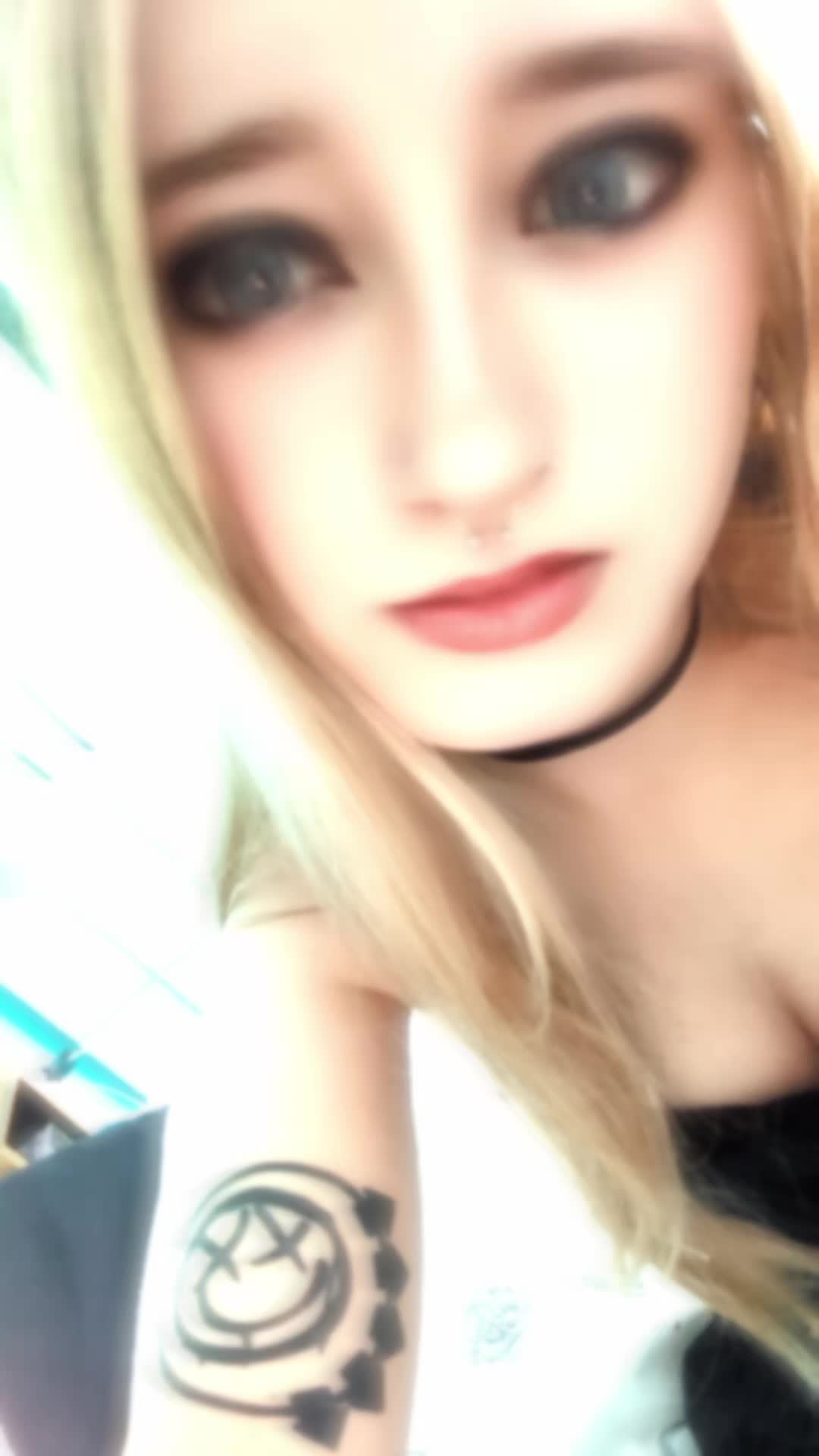 @<3