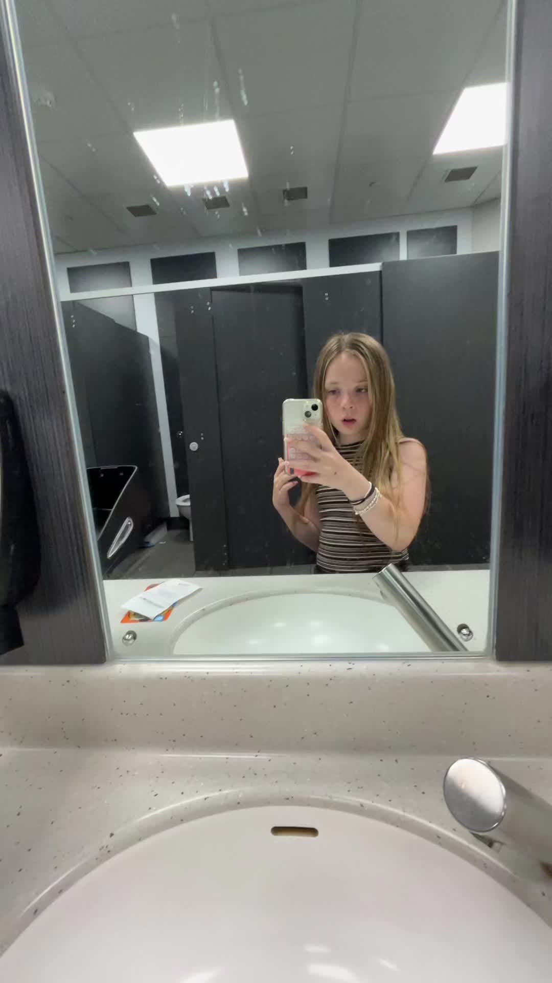 @&bull;maisie🦄🤍