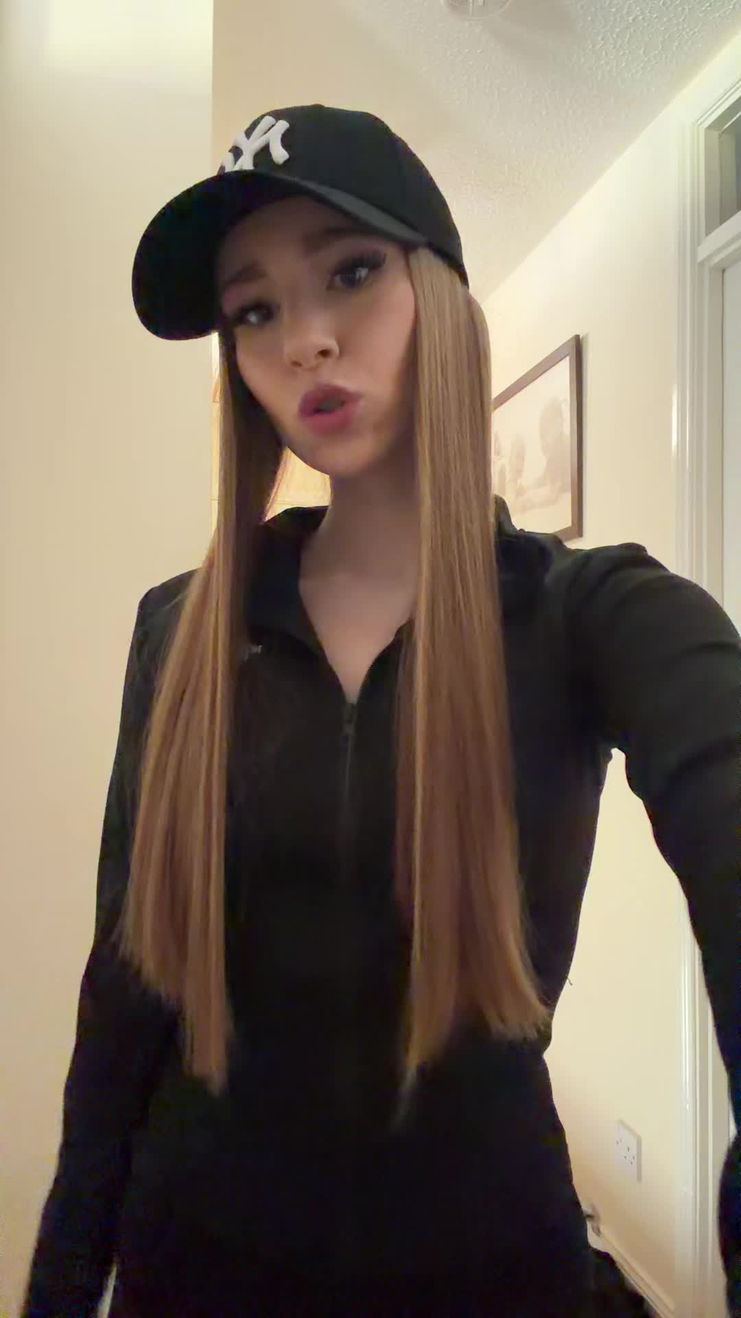 @𝐸𝓋𝑒𝓈🎀💗