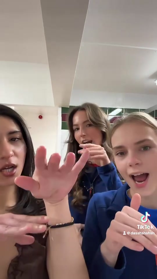 @freyaartell