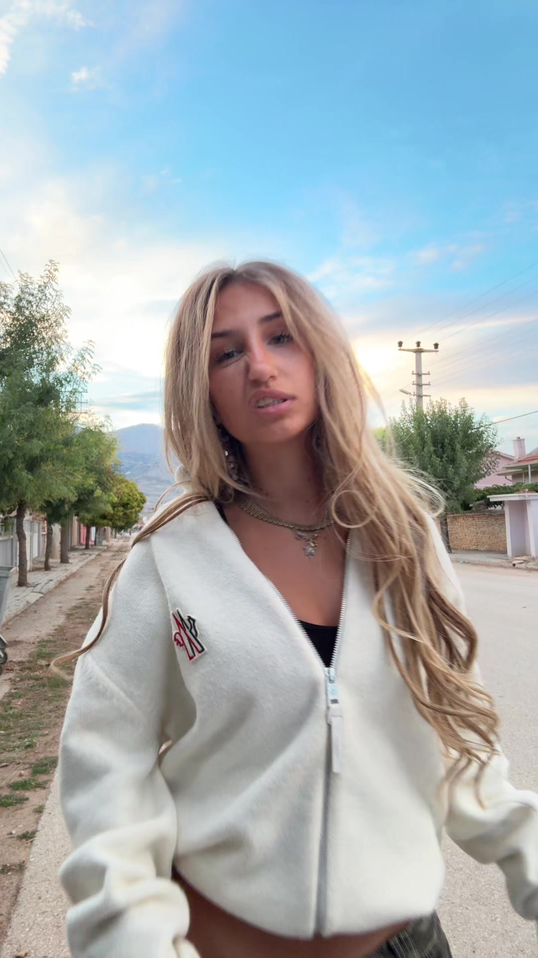 @alyshiadoll
