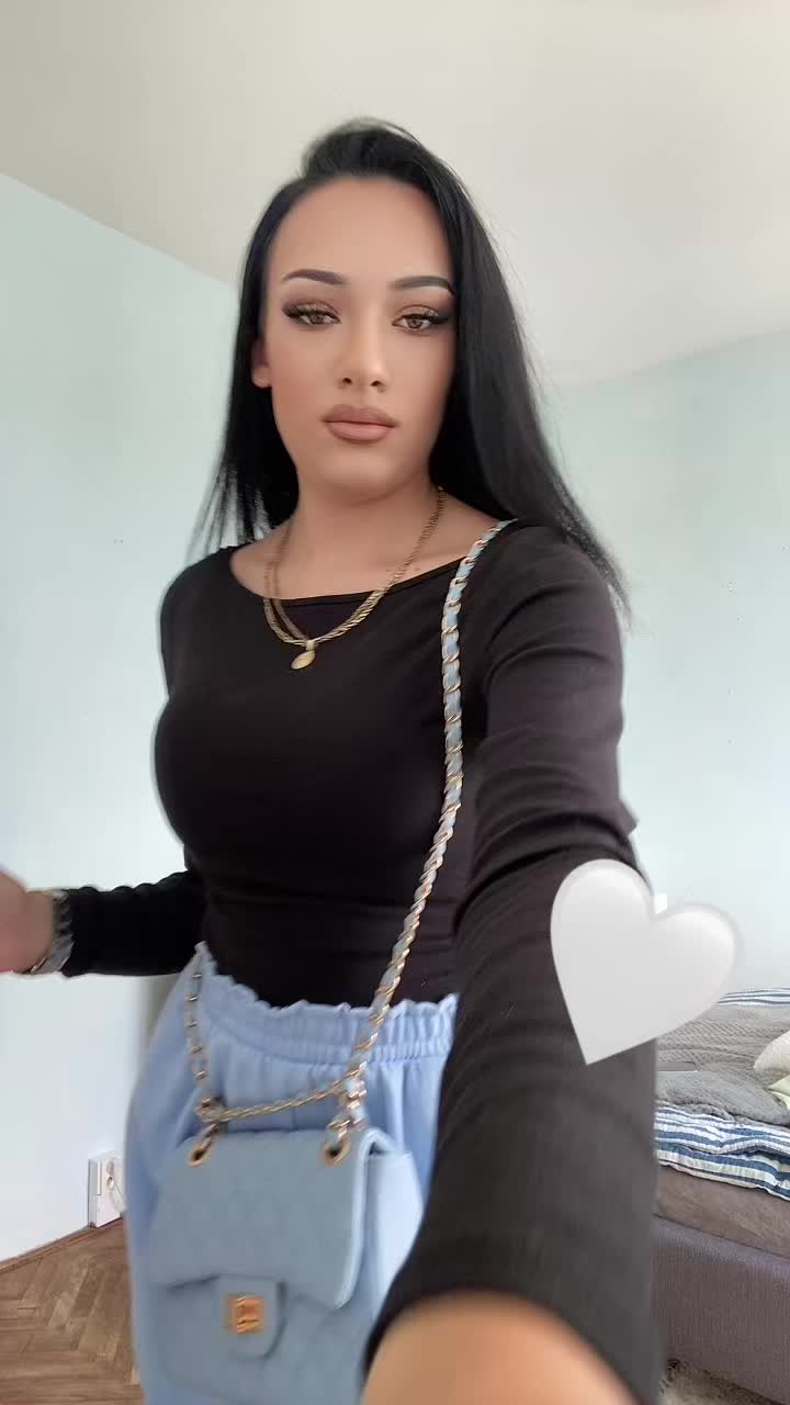 @polhosova
