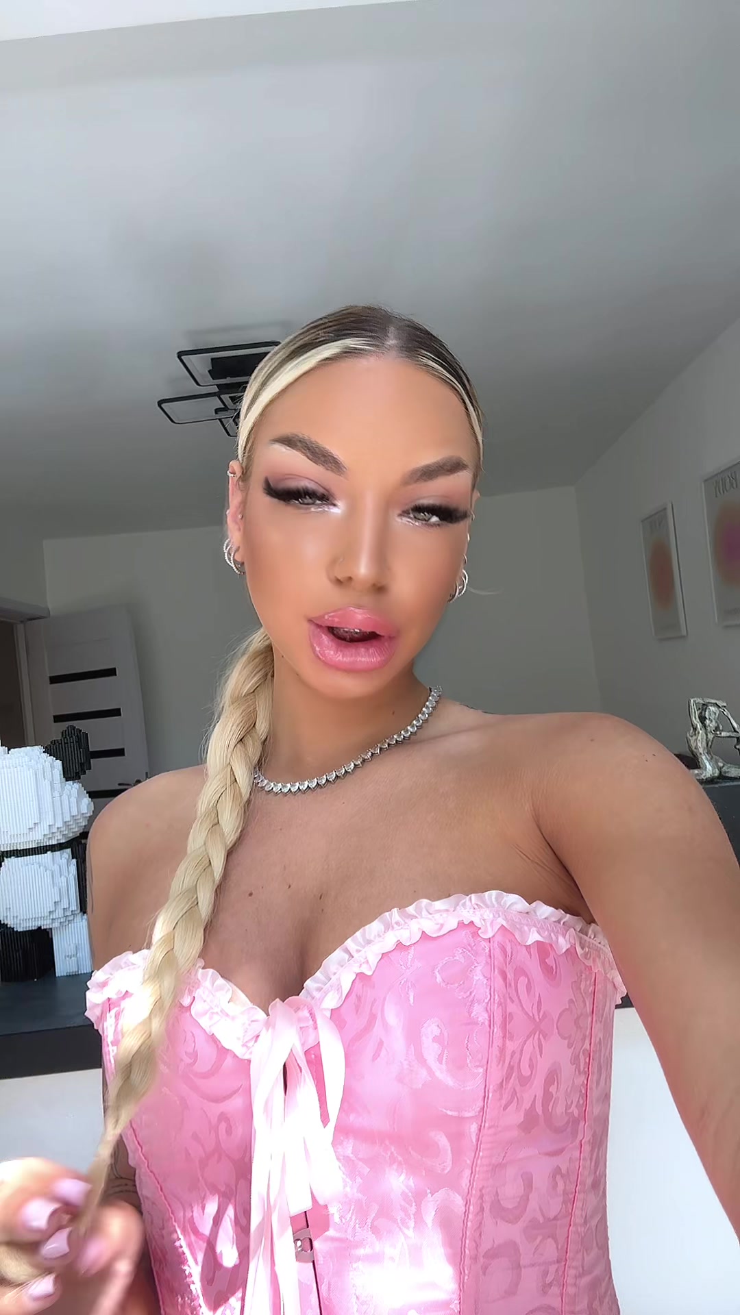 @Alllee