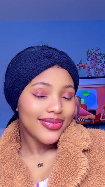 @IYZ QUEEN 💍🦋❤️🩷