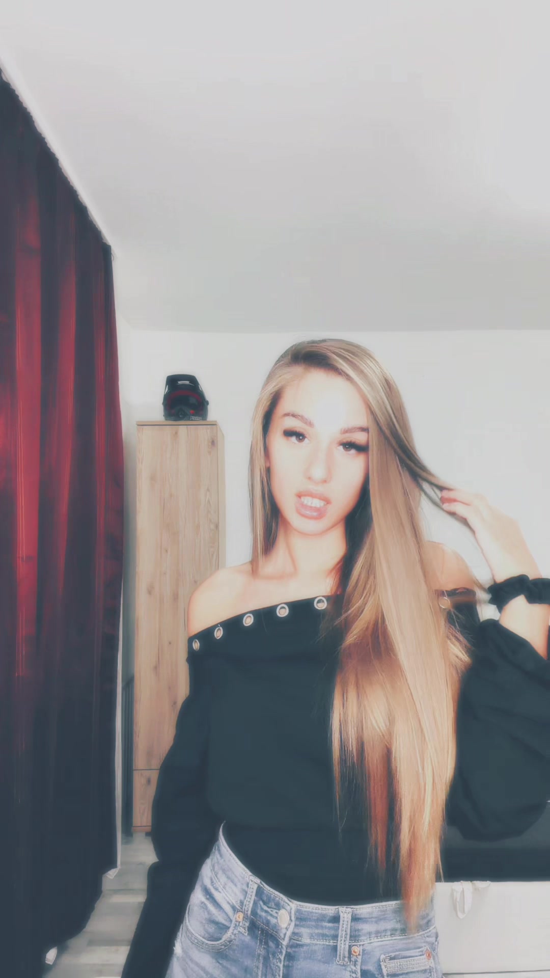 @Alexandra Moldov&aacute;n