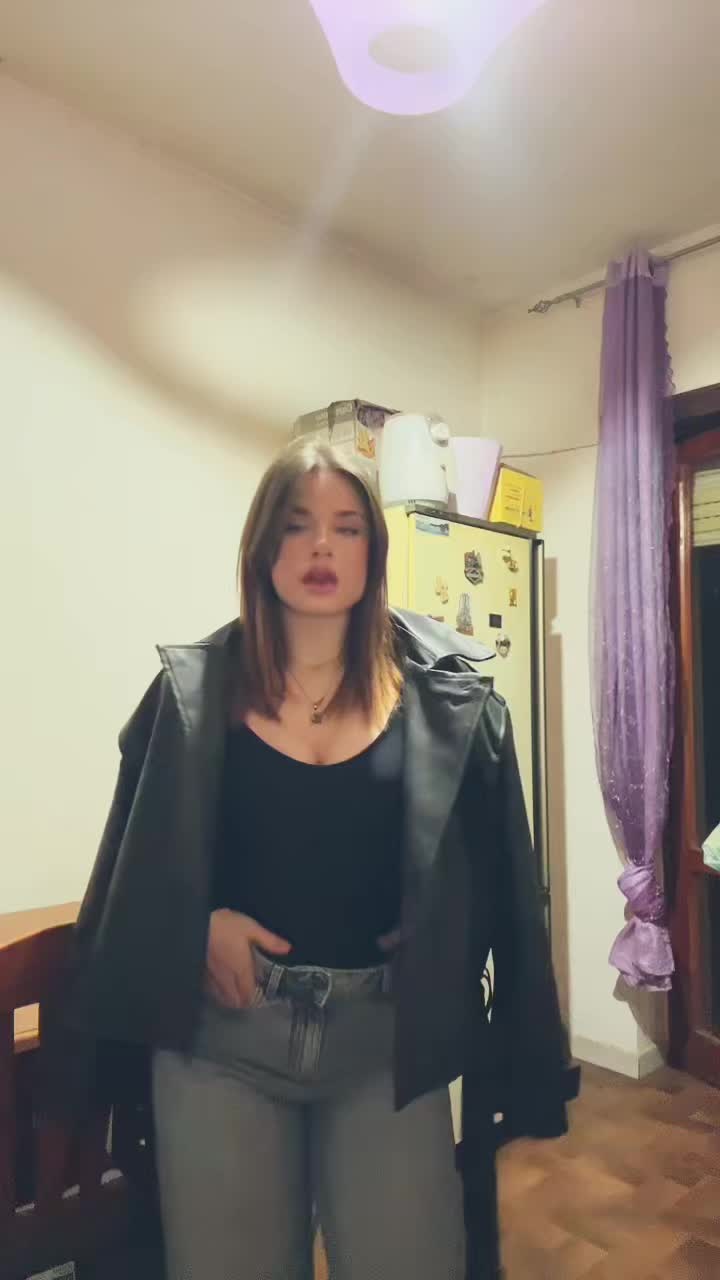 @Elena🦋