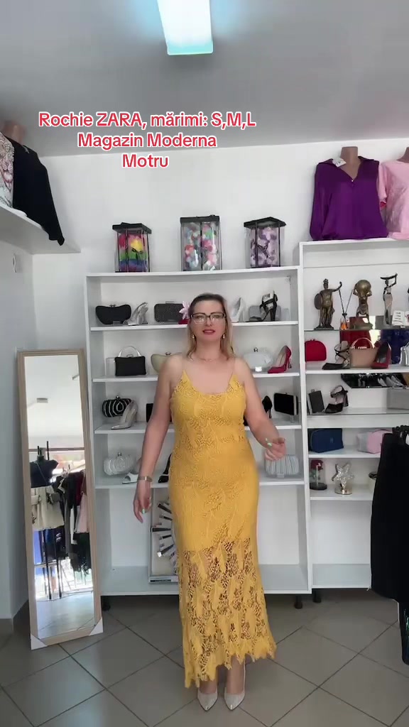 @Elena Ely