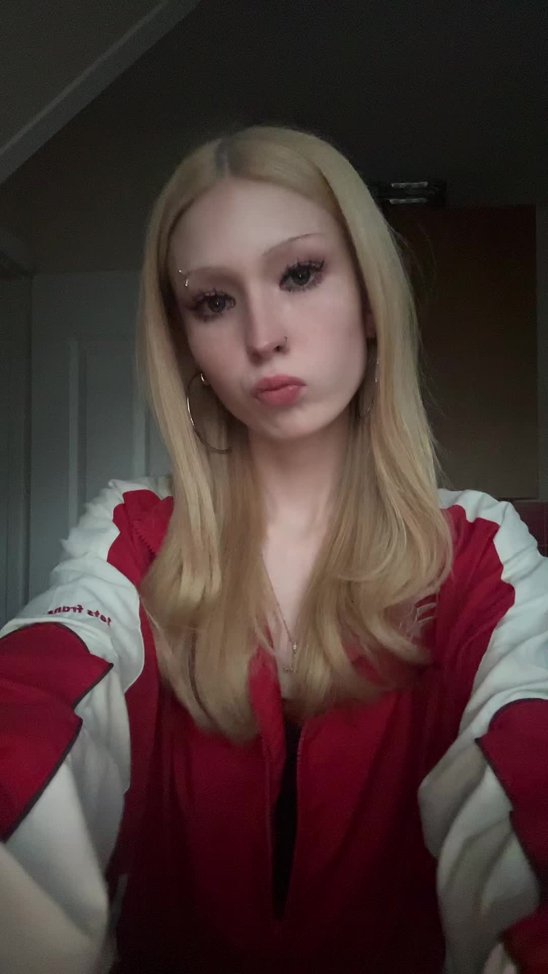 @✮