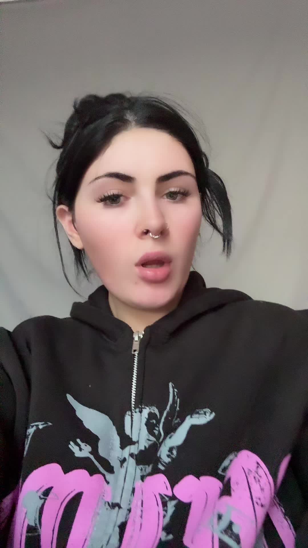 @Laura🩶✨