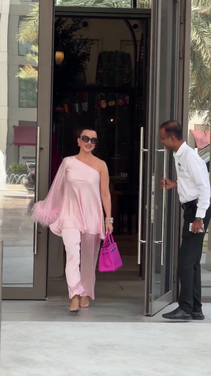 @𝕼𝖚𝖊𝖊𝖓 𝖔𝖋 𝕯𝖚𝖇𝖆𝖎🇦🇪