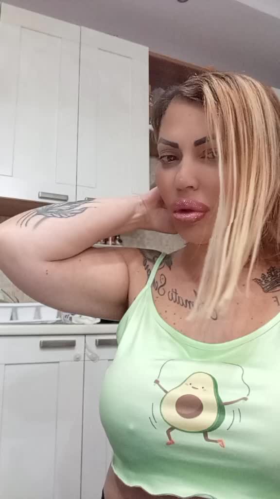 @ChanelFerone