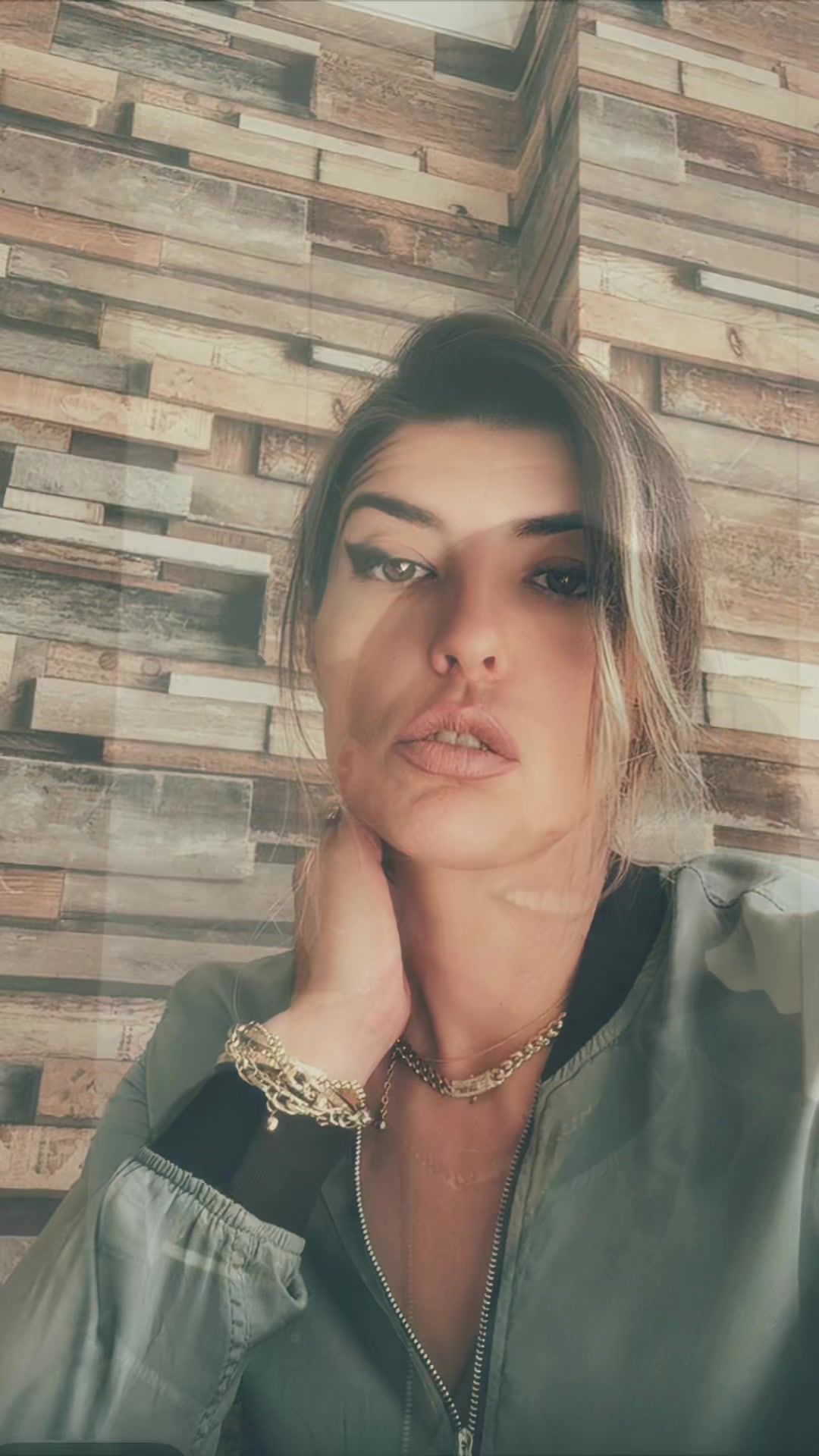 @Alina Viziru