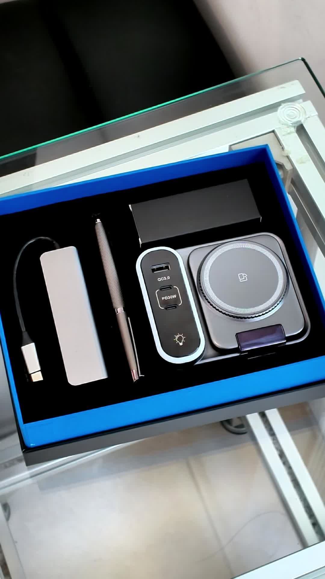 @Custom Tech Gifts | LT
