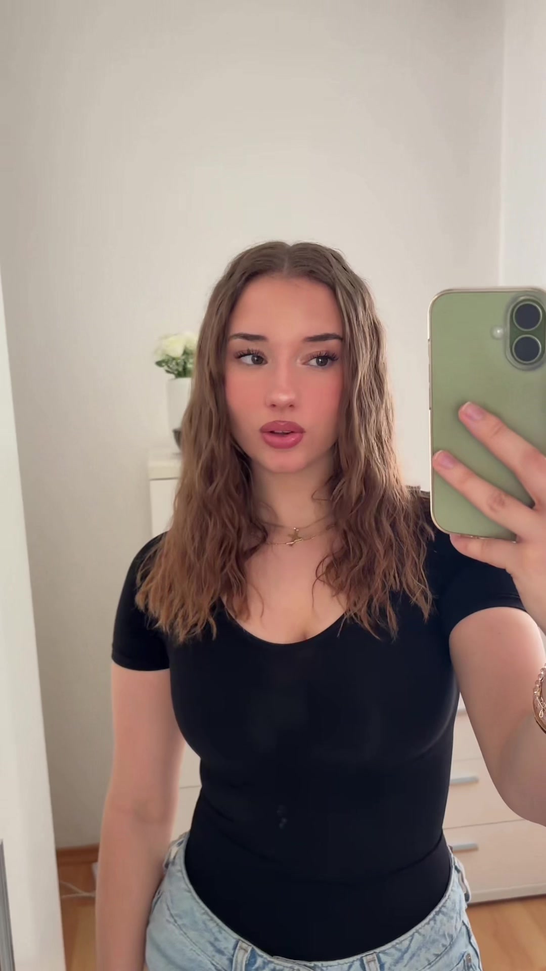 @emi04ly