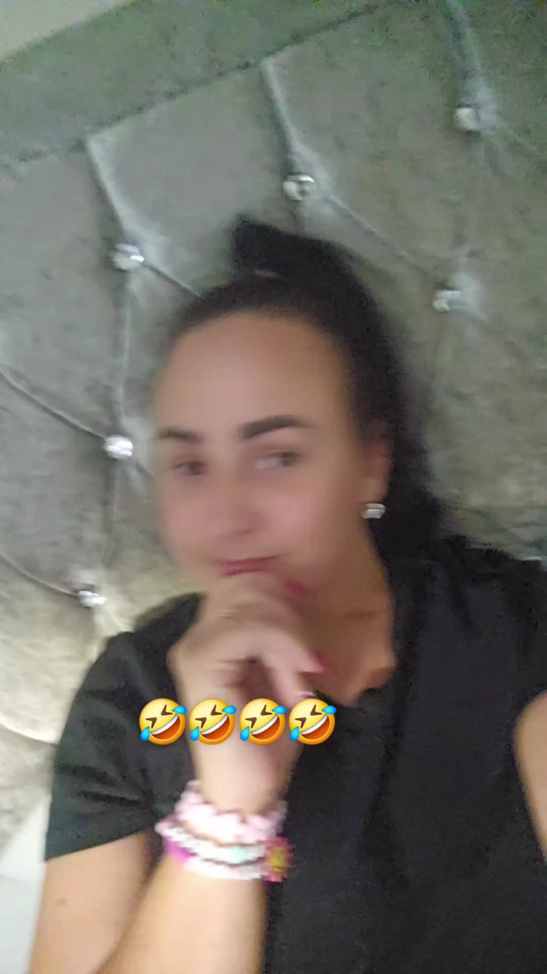 @Bosė😅