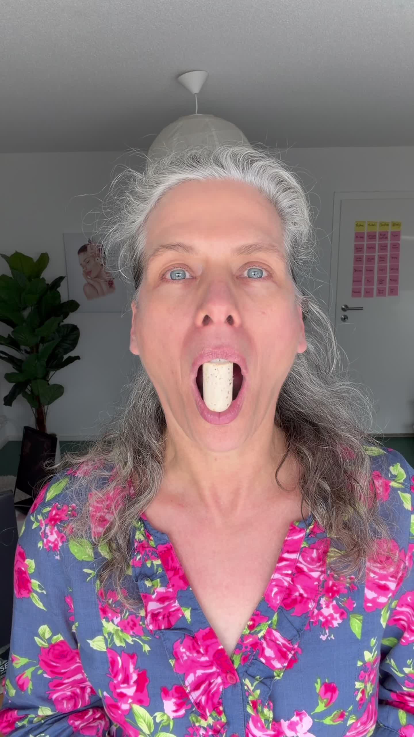 @ninaschennach_faceyoga