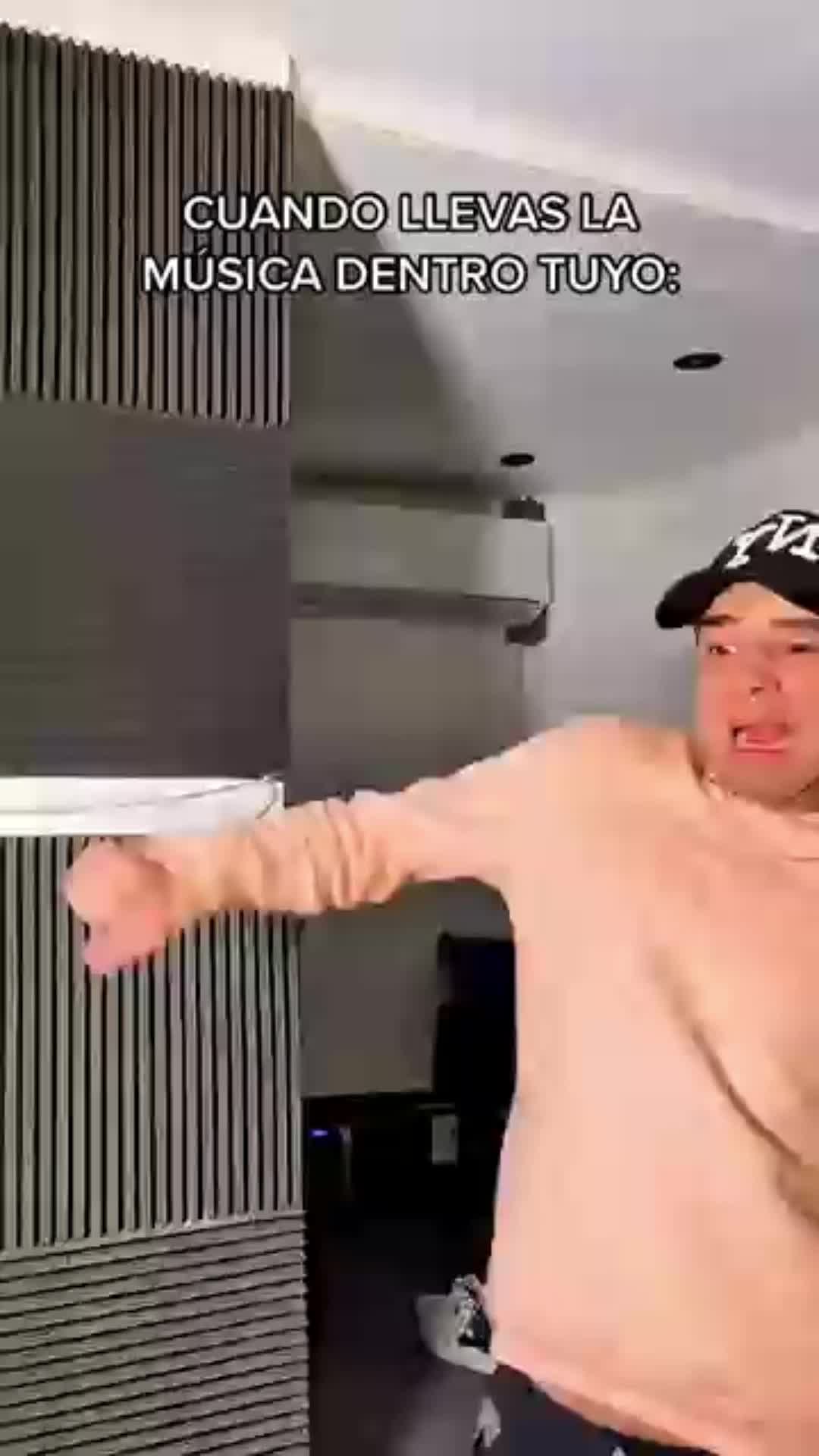 @elmaxz.mx