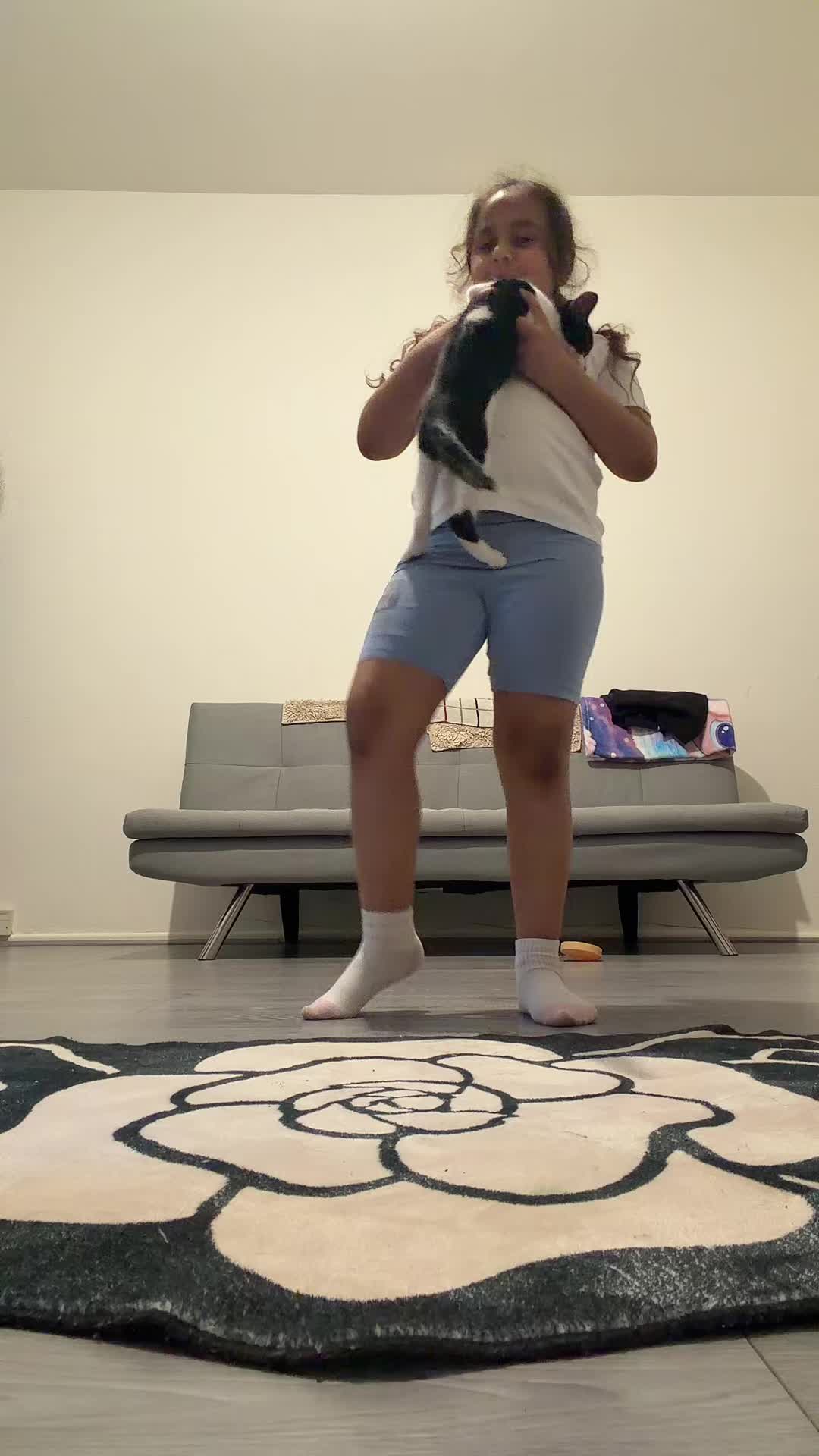 @Niki_03