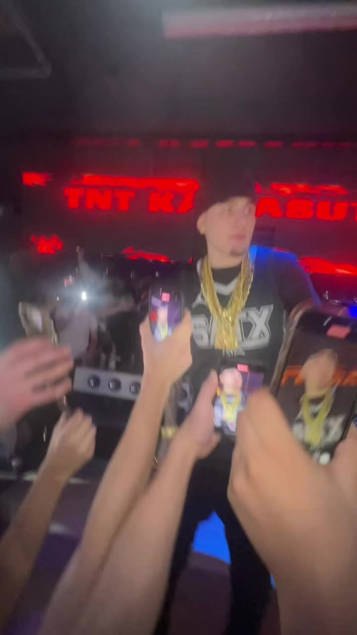 @manu✨