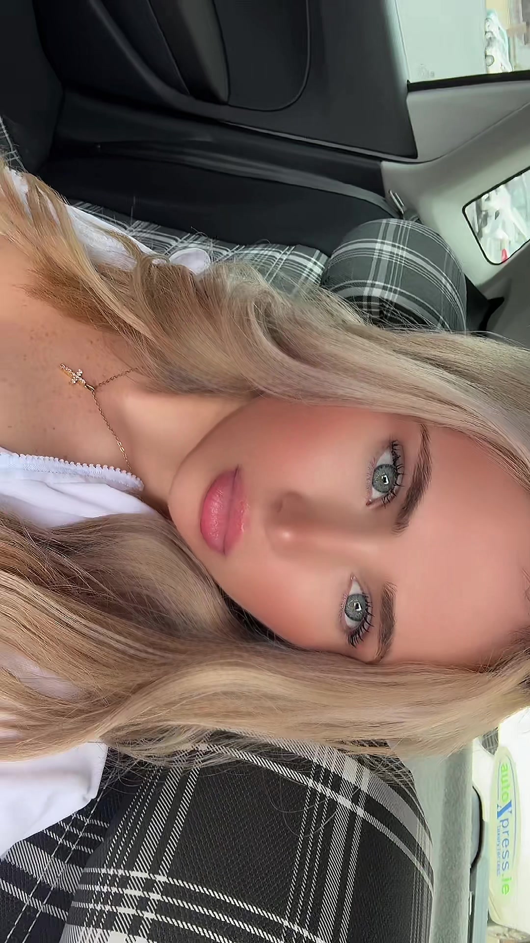 @Notlauradaly