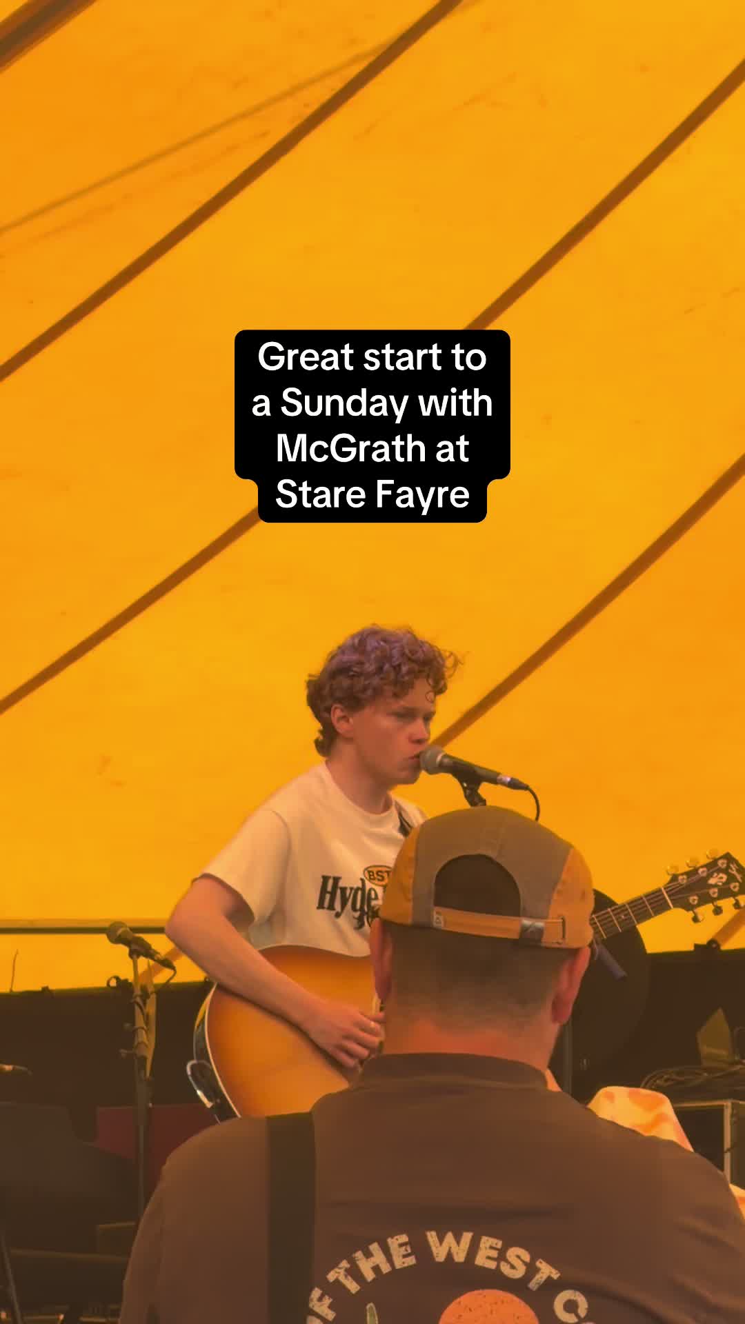 @Clare G / Travel & Music