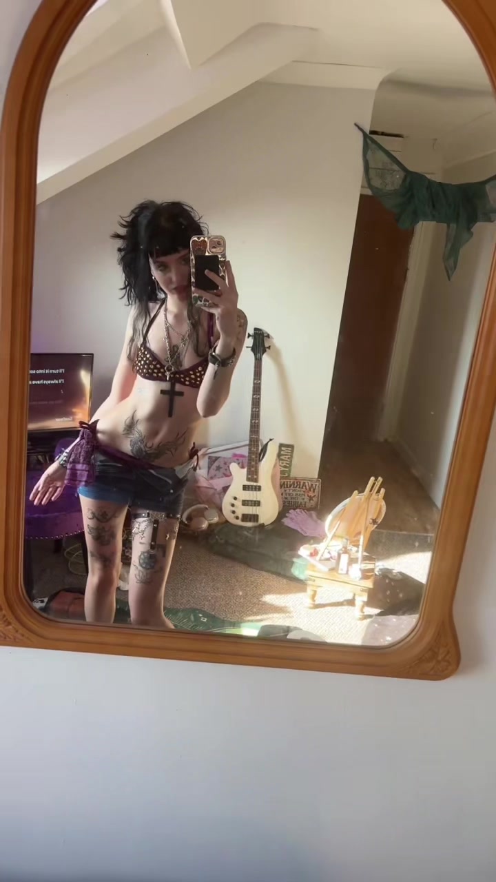 @Hallie._.alchemy