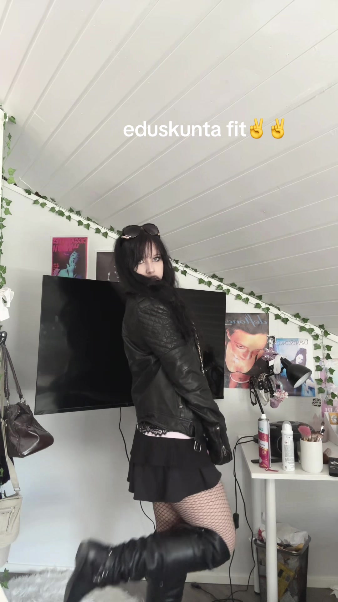 @𝒦𝒾𝓀𝒾🐈&zwj;⬛