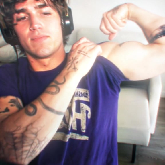 @devoursmen