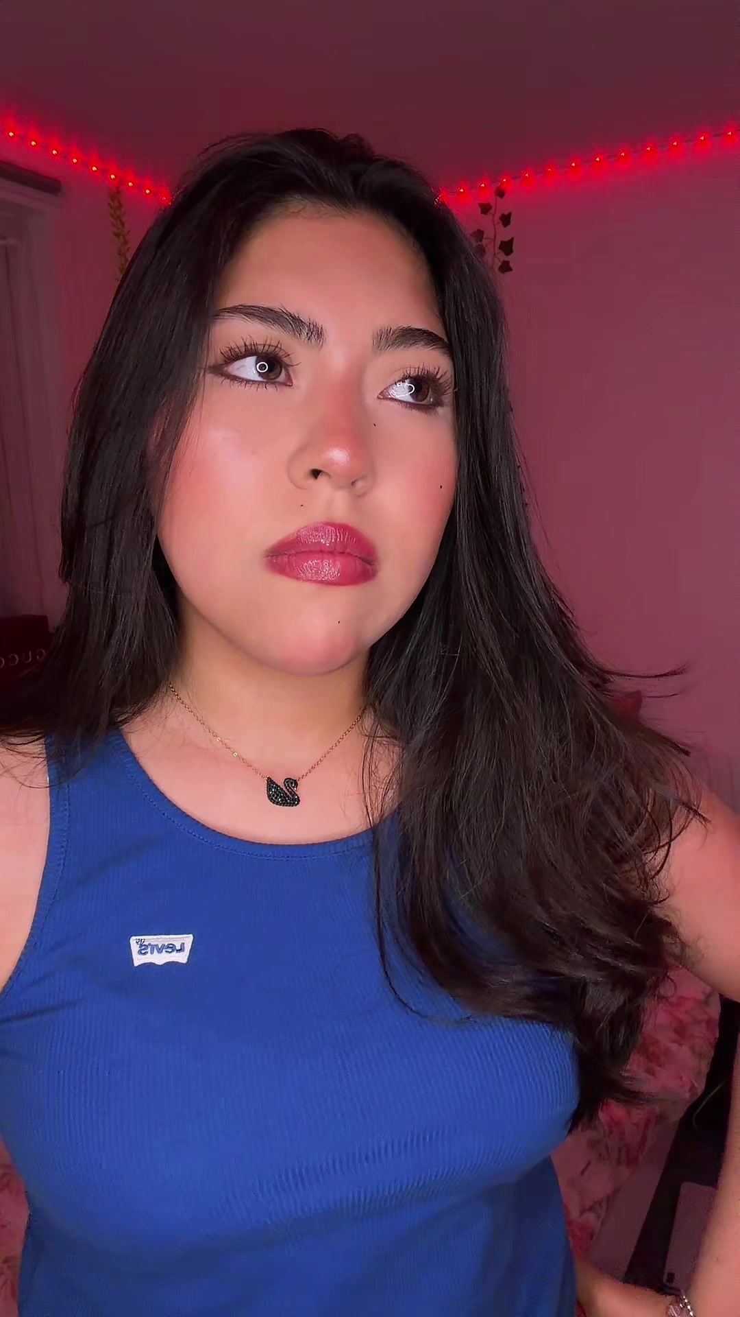 @Daniela Estefania 🌙