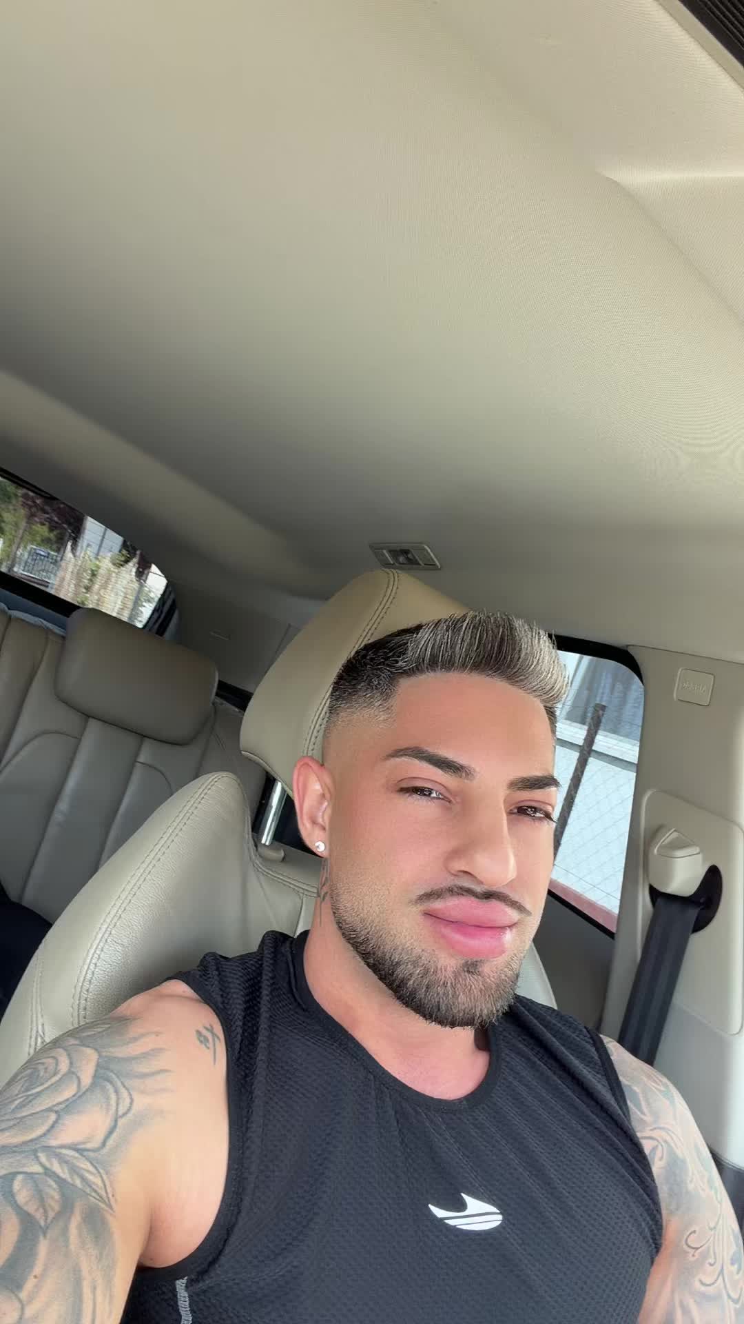 @Gu$zt&acirc;v_Official