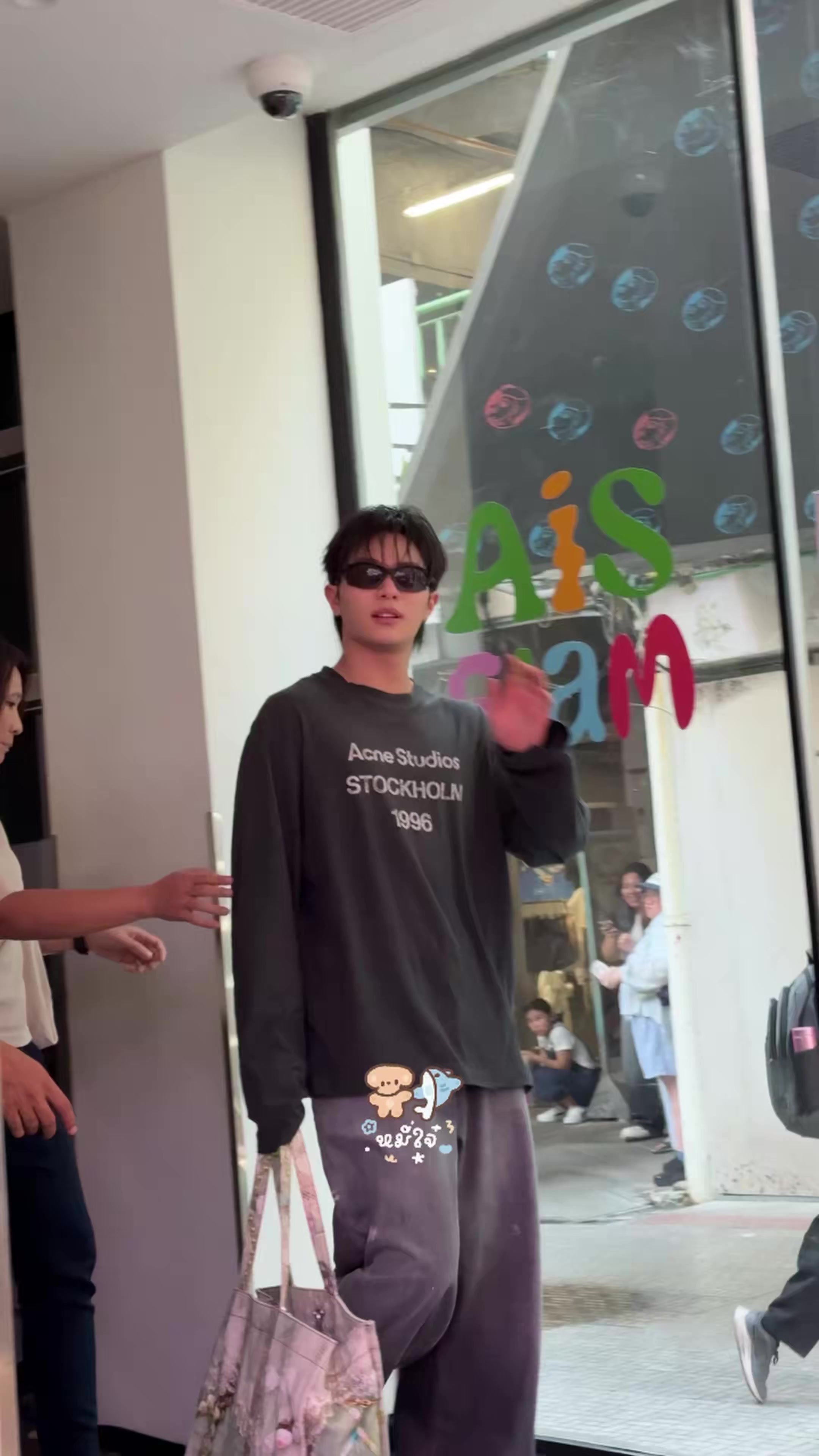 @nongwesleyaunty🎸🦈🥚