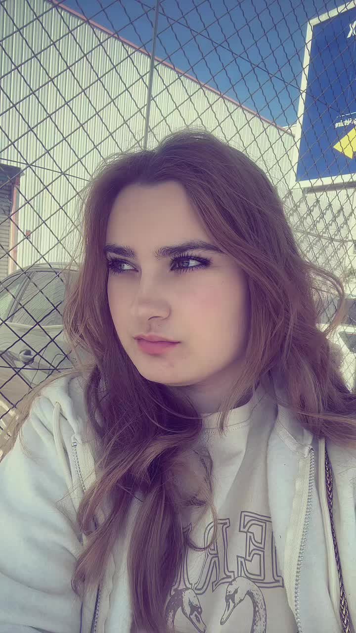 @Ariana_222