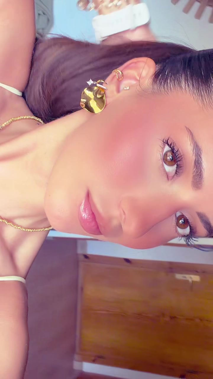 @Xènia Ferre