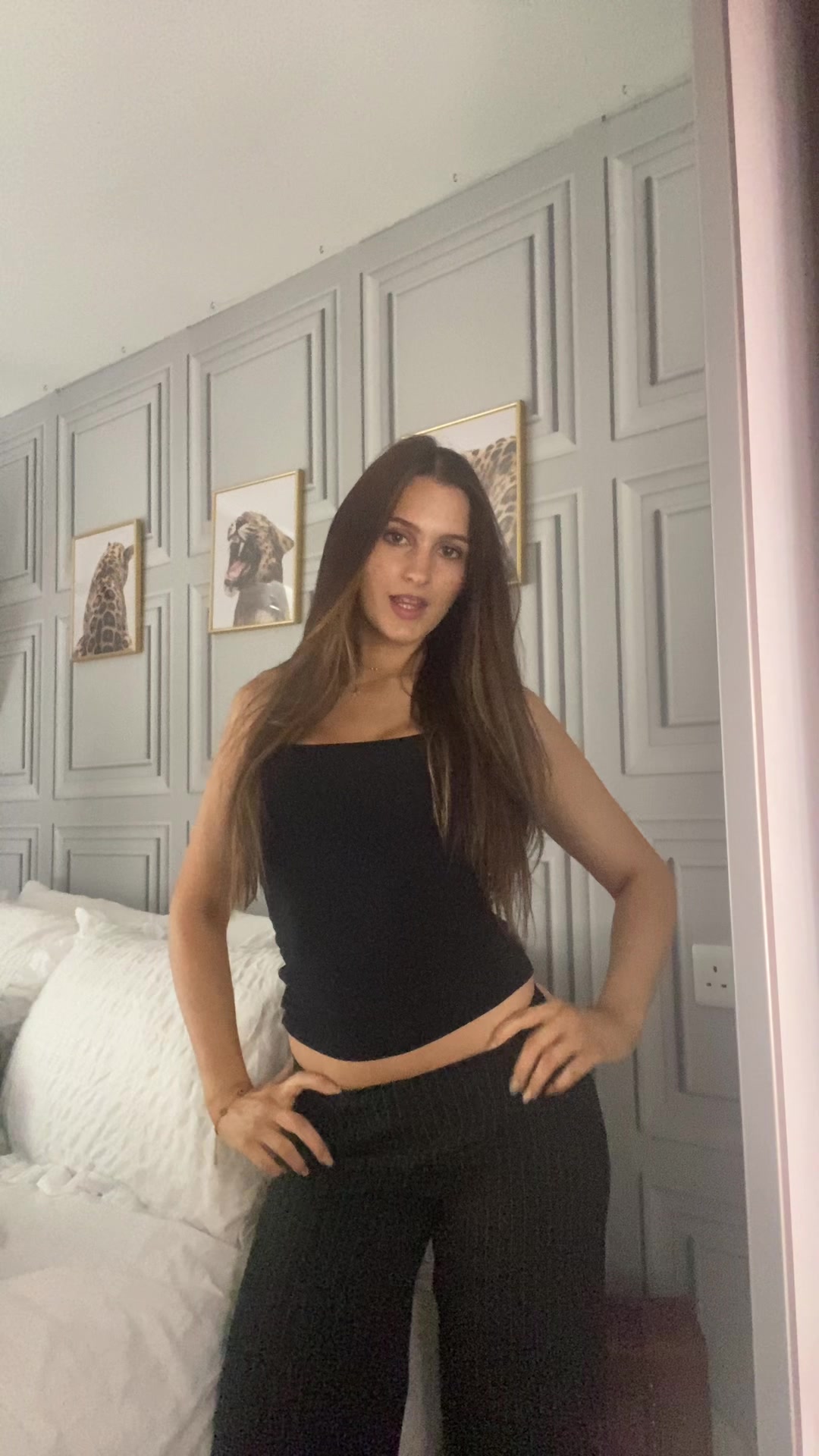 @🦦