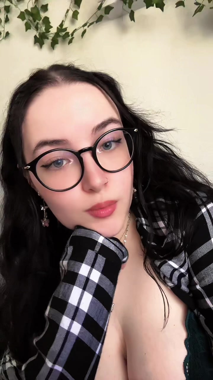 @🦋🐱