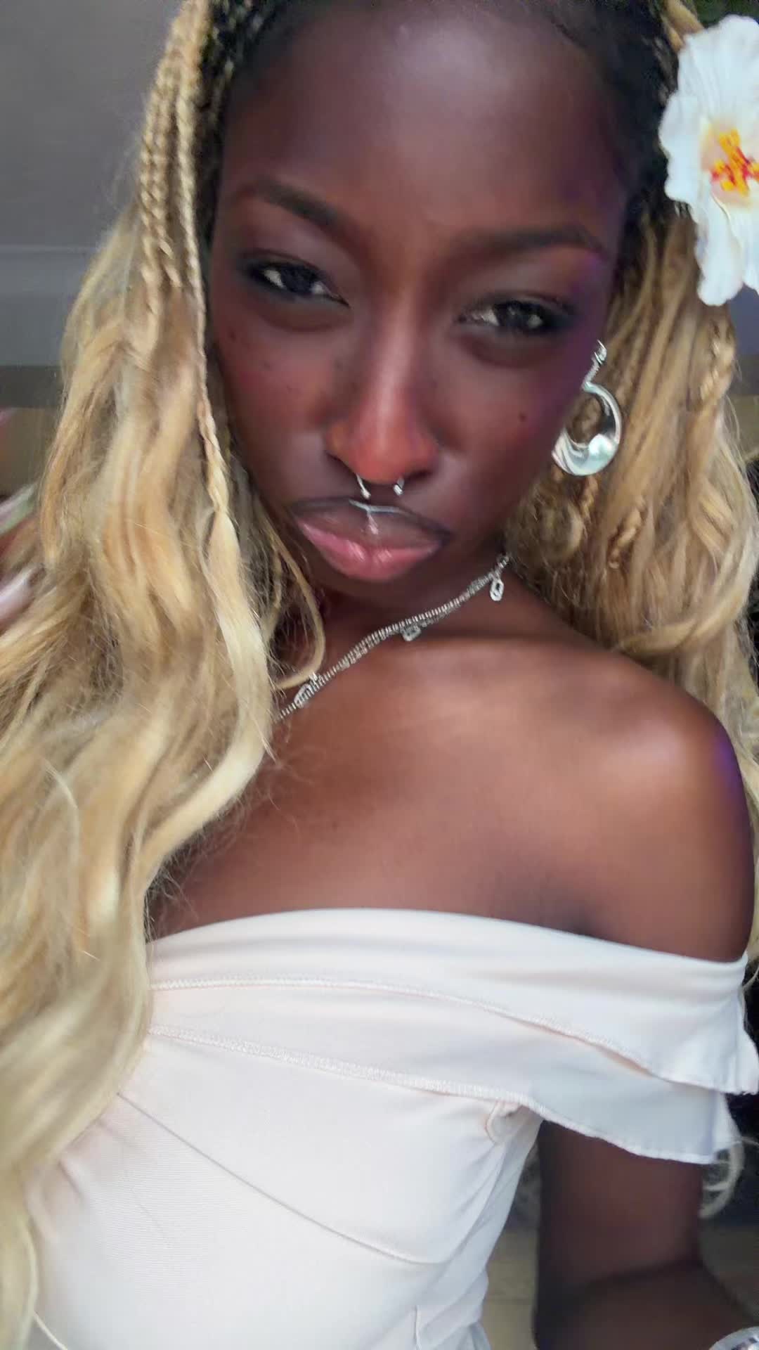 @aliya🧝🏾&zwj;♀️