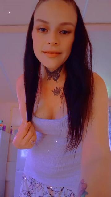 @🔥𝒩𝒾𝓀𝒾𝓉𝒶ℬ𝓊𝓉𝓉ℴ𝓃𝓈🔥