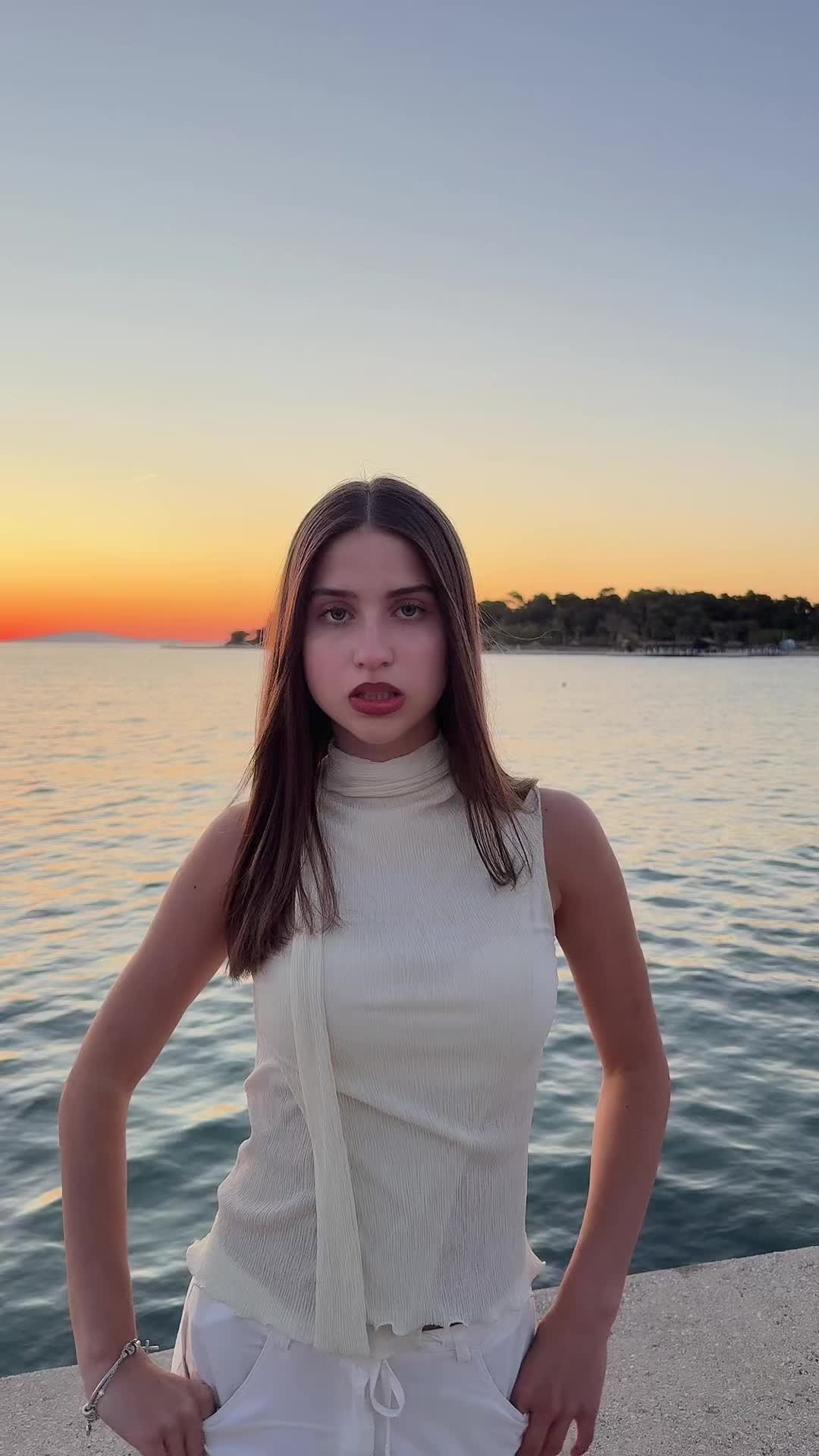 @𝐾𝑙𝑎𝑟𝑎 𝐽𝑎𝑚𝑛𝑖𝑘𝑎𝑟
