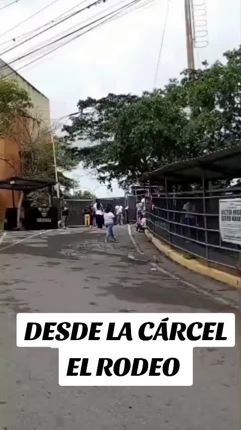 @CHICHIRIVICHE SIN MORDAZA