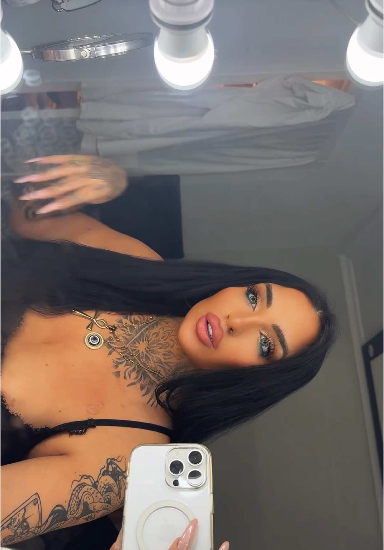 @Yolii