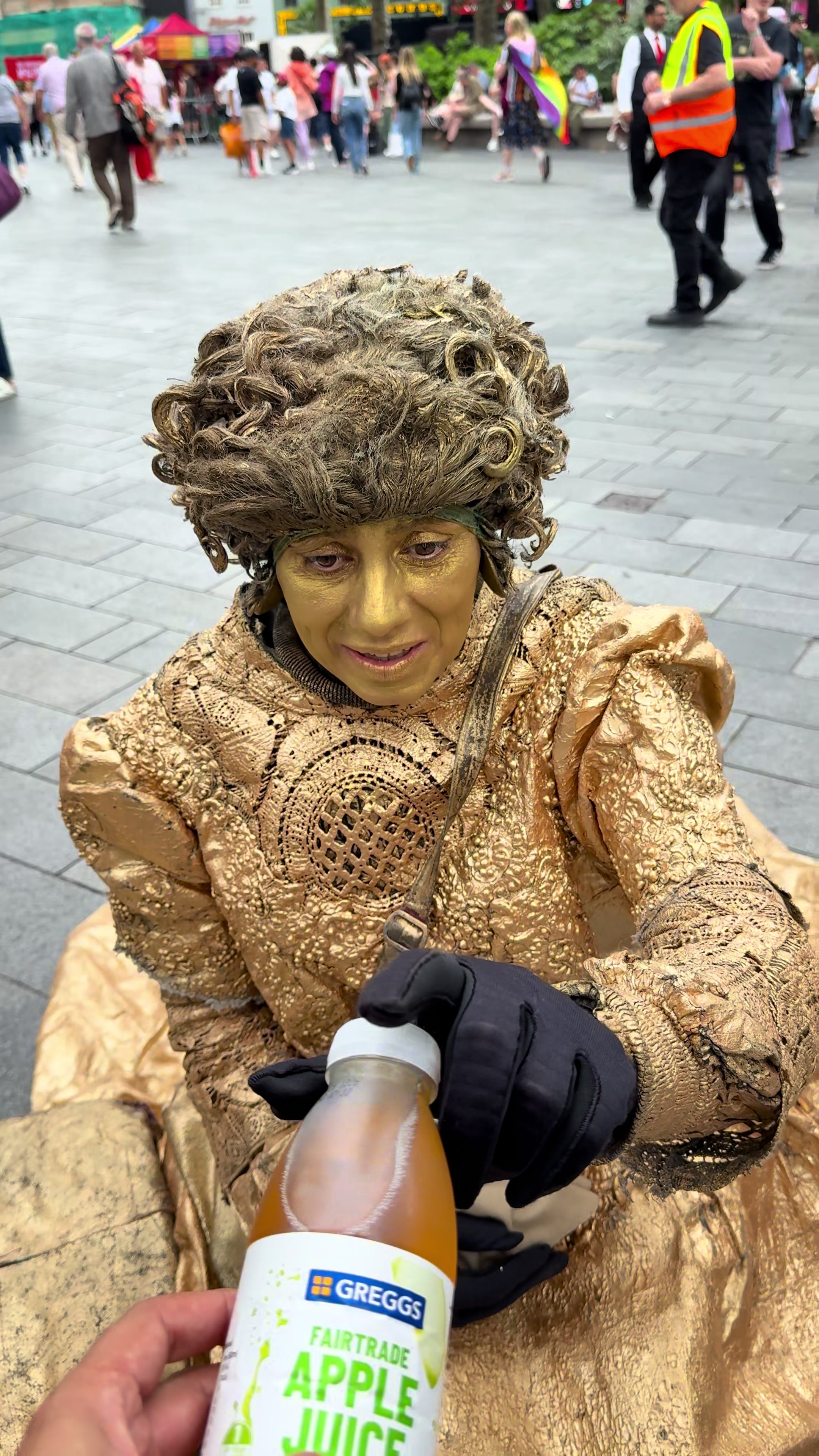 @Gold Lady